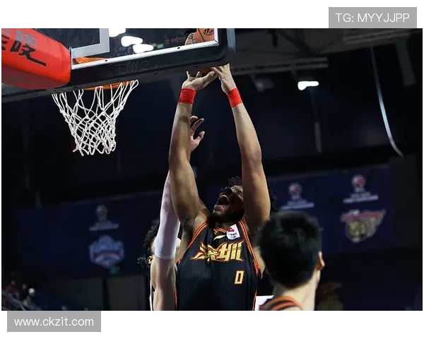 上海双杀北控豪斯洛夫顿联手助力20胜